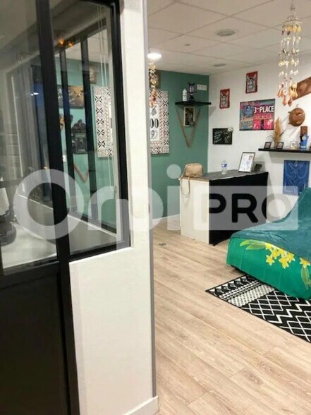 Office in Orléans for lease - Interior Photo - Image 2 of 4