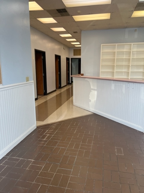 851 W Elk Ave, Elizabethton, TN for lease Interior Photo- Image 1 of 13