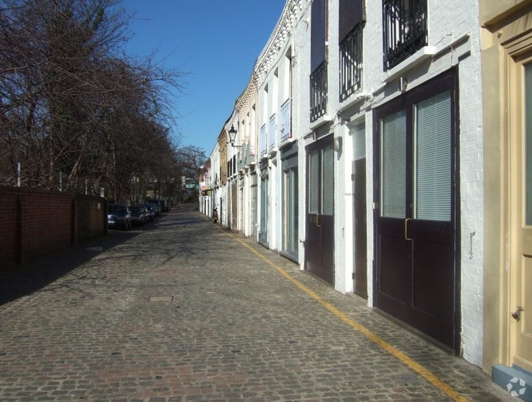 6 Hansard Mews, London for lease - Building Photo - Image 2 of 4