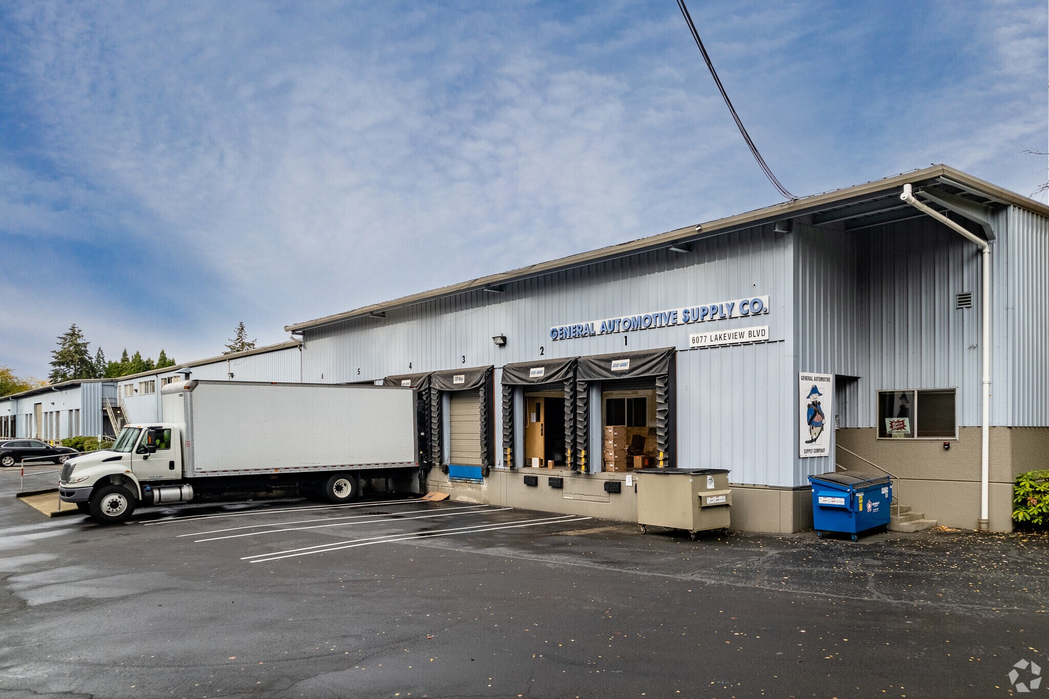 6077 Lakeview Blvd, Lake Oswego, OR for sale Primary Photo- Image 1 of 1