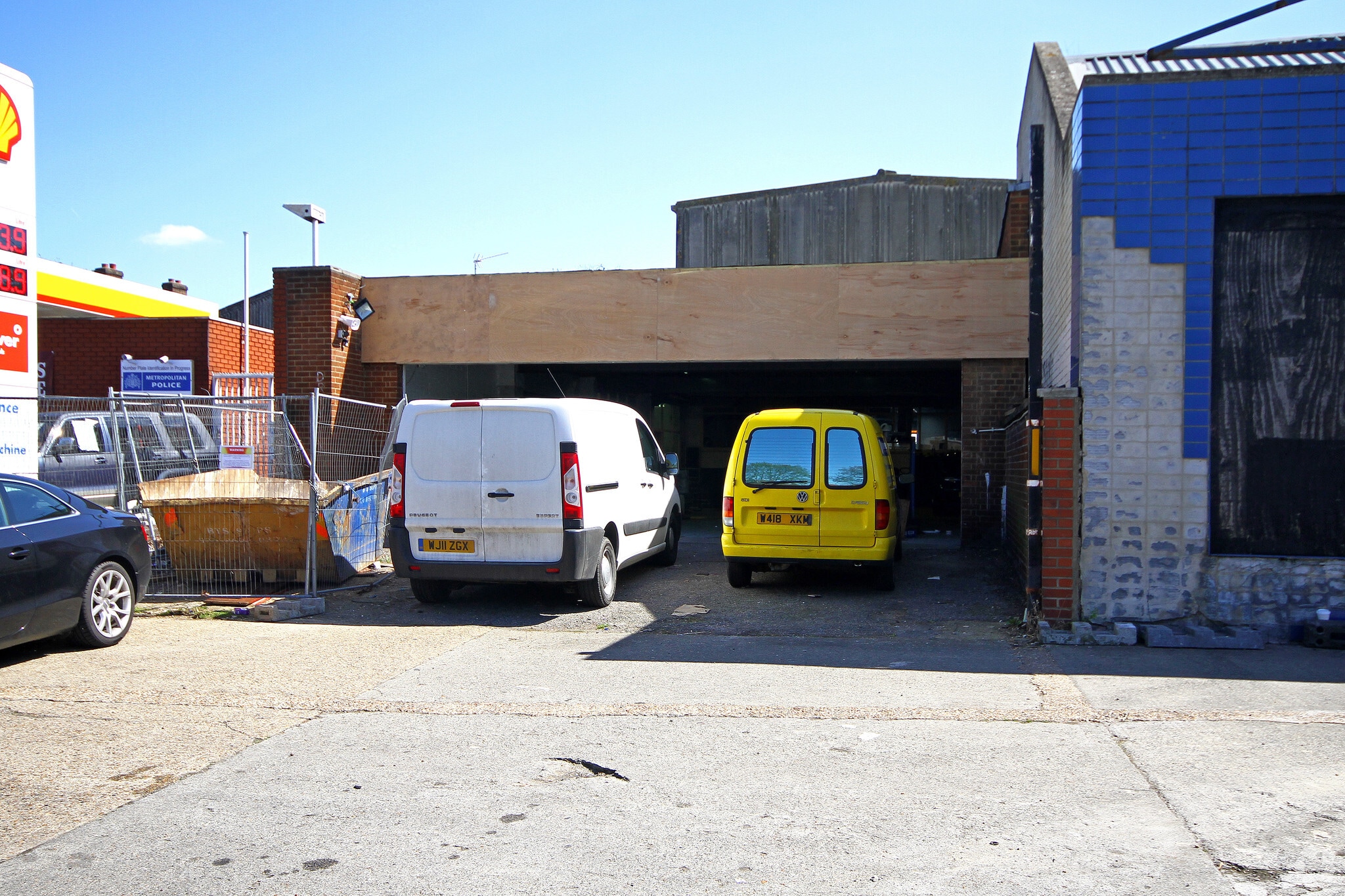 313 The Roundway, London for sale Primary Photo- Image 1 of 1