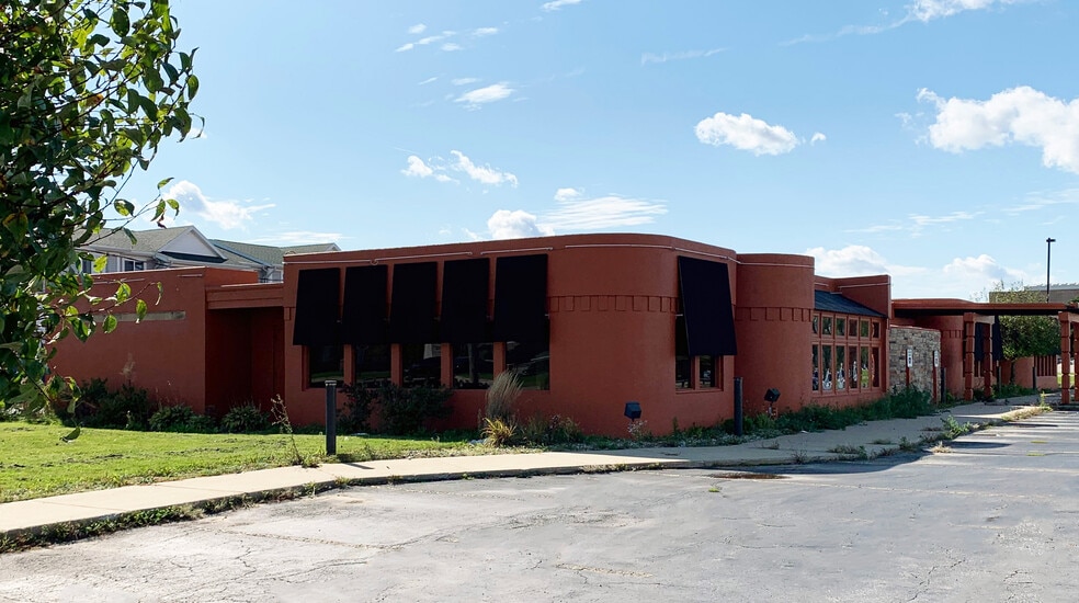 1516 S Mission Rd, Mount Pleasant, MI for sale - Building Photo - Image 2 of 4