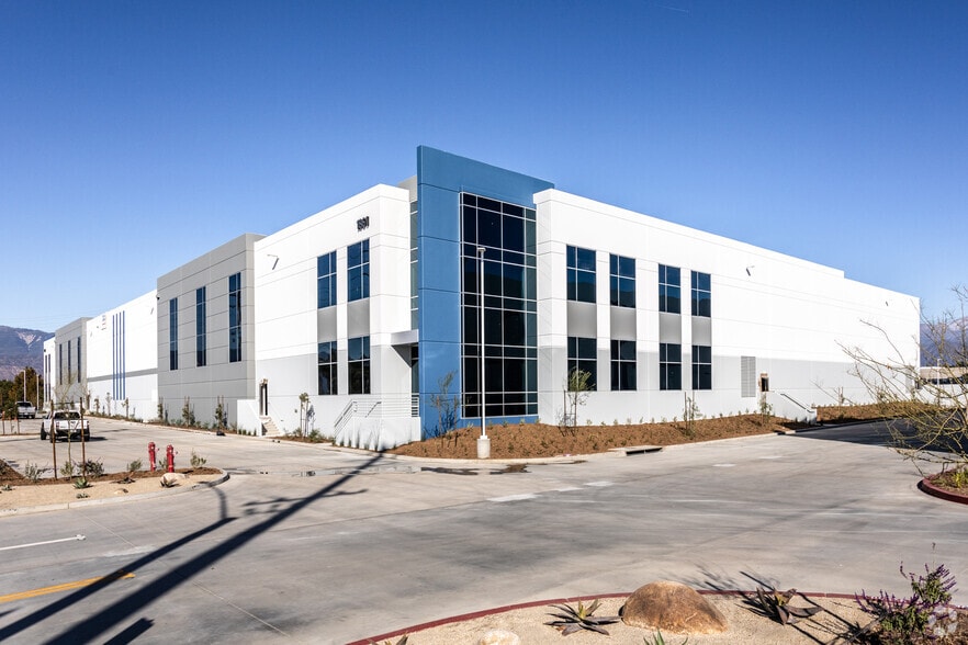 1861 Mountain View, Redlands, CA for lease - Building Photo - Image 2 of 5