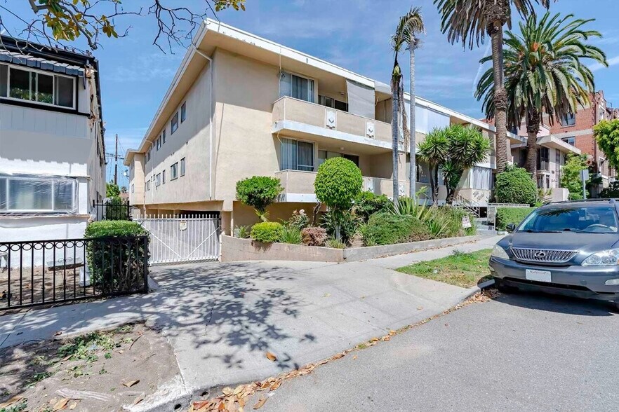 1821 N Alexandria Ave, Los Angeles, CA for sale - Building Photo - Image 3 of 18