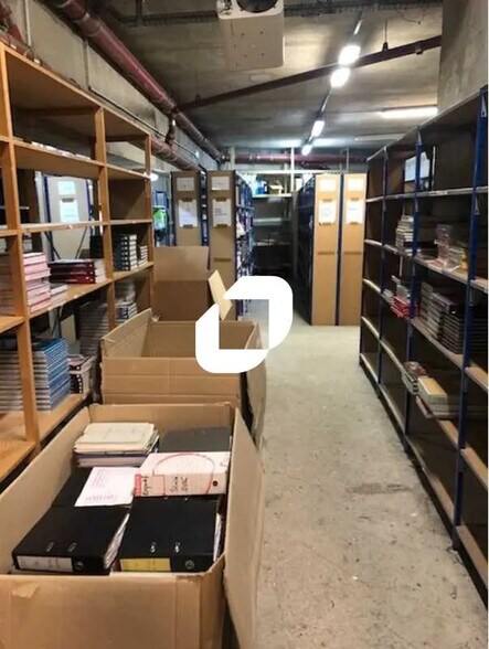 Office in Courbevoie for lease - Building Photo - Image 2 of 7