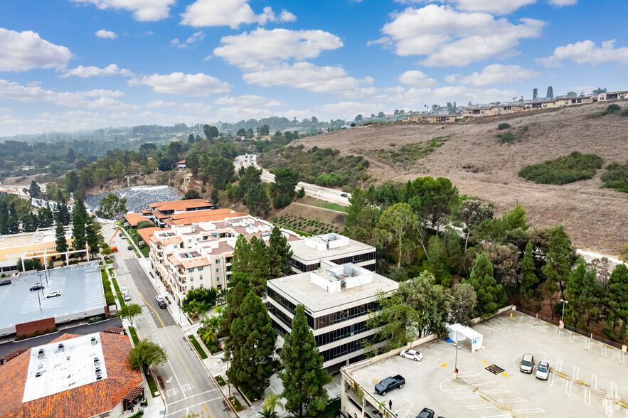 609 Deep Valley Dr, Rolling Hills Estates, CA for lease - Building Photo - Image 3 of 3