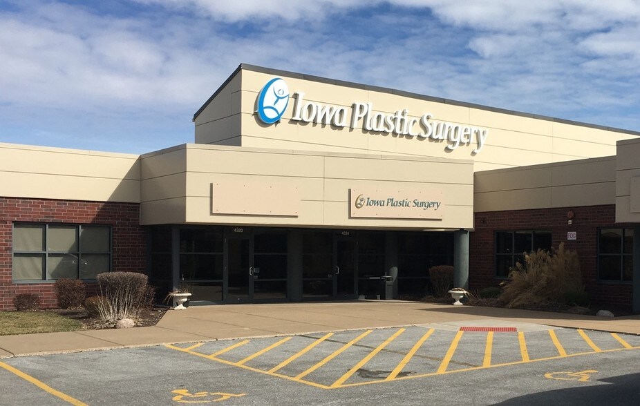 4310-4350 E 53rd St, Davenport, IA for sale - Building Photo - Image 1 of 1