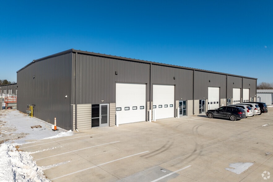 2380 Production Dr, Roca, NE for lease - Primary Photo - Image 2 of 12
