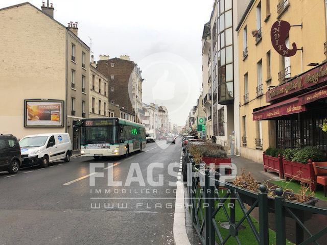 Retail in Asnières-Sur-Seine for lease - Building Photo - Image 2 of 2