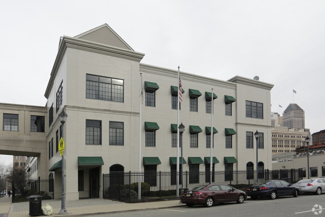 320 University Ave, Newark, NJ 07102