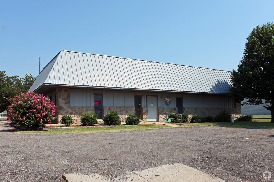 1236 E Main St, Cushing, OK for sale - Primary Photo - Image 1 of 2