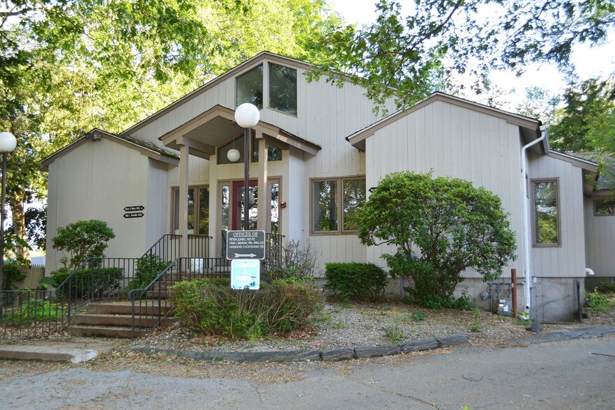 14 Quarry St, Willimantic, CT 06226