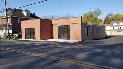 2005 Willow Park Rd, Bethlehem, PA for lease Building Photo- Image 2 of 4