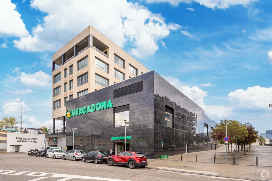 Office in Avinguda de Barcelona, 115, Sant Joan Despí for lease - Building Photo - Image 2 of 3