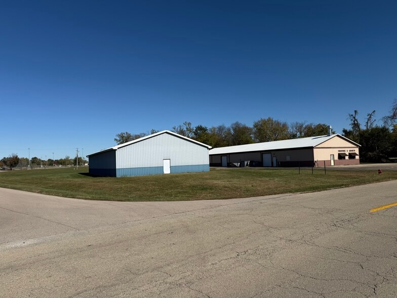 1225 22nd Ave, Fulton, IL for sale - Building Photo - Image 2 of 10
