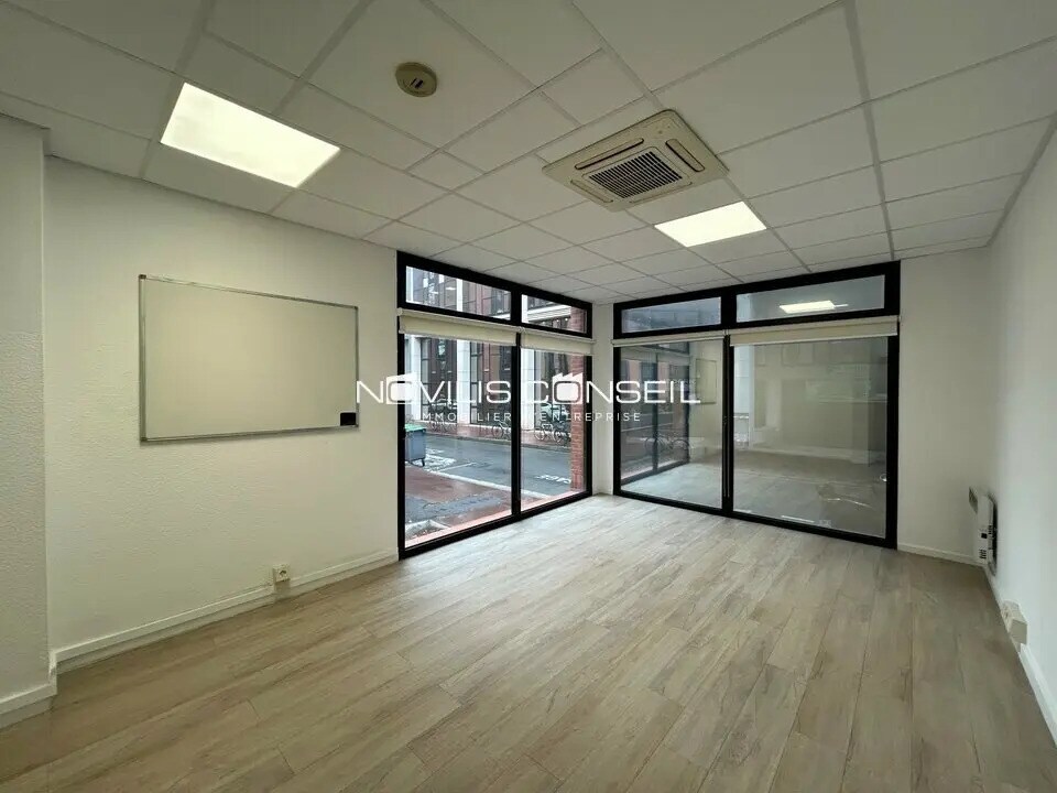 Location Bureaux 78 m² - Photo 1