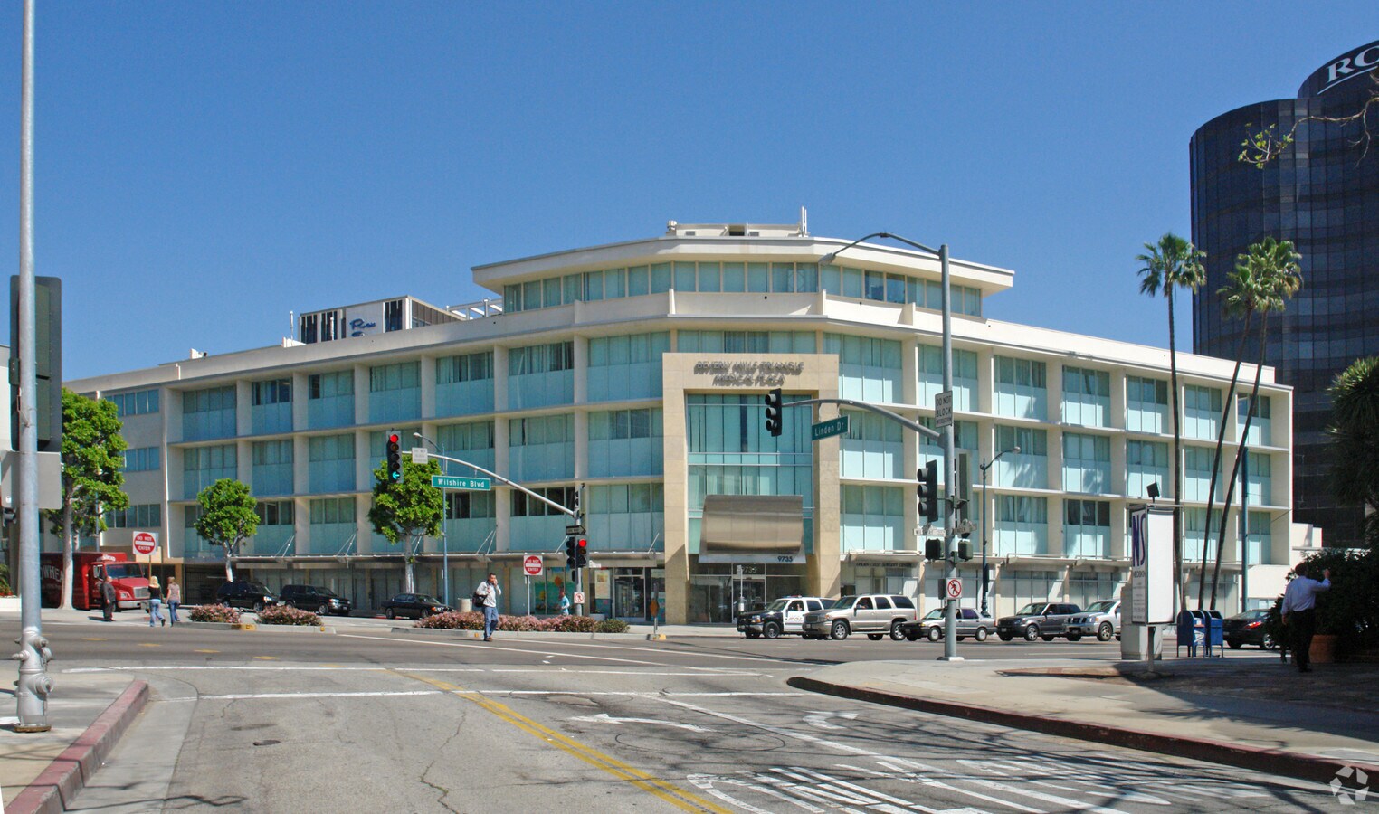 9735 Wilshire Blvd, Beverly Hills, CA 90212