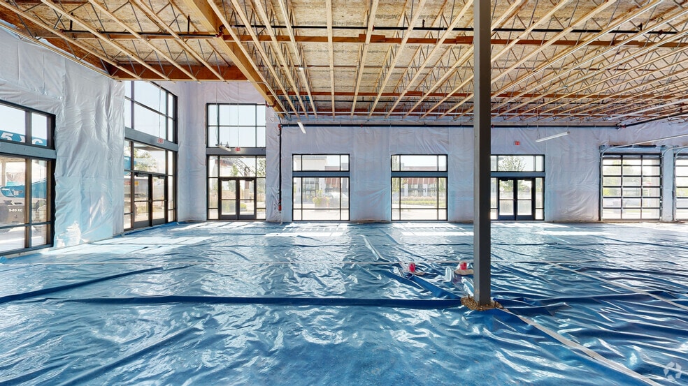 Eagle View Landing, Meridian, ID for sale - Interior Photo - Image 2 of 34