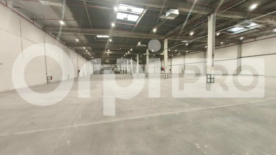 Industrial in Les Ulis for lease - Interior Photo - Image 2 of 5