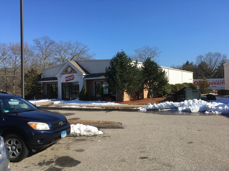 15 Industrial Park Rd, Niantic, CT 06357