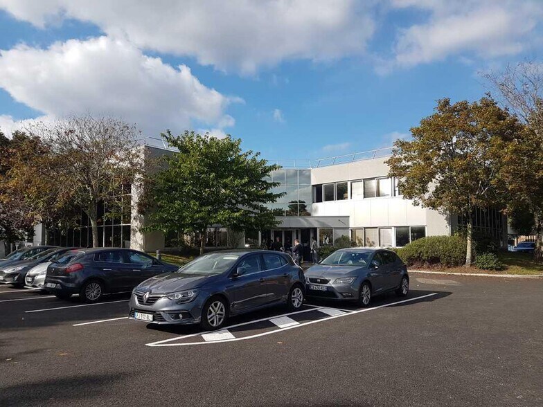 Office in Mérignac for lease - Building Photo - Image 1 of 7