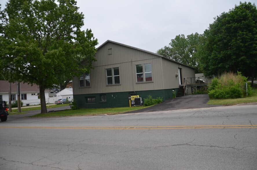 726 S Broadway, Aurora, IL for sale - Building Photo - Image 1 of 1