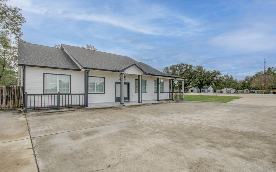 15221 Highway 36, Needville, TX for lease - Building Photo - Image 3 of 24