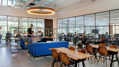 1 Willoughby Rd, Bracknell for lease Interior Photo- Image 2 of 3