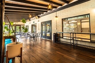250 Entrada Dr, Novato, CA for lease Building Photo- Image 1 of 7