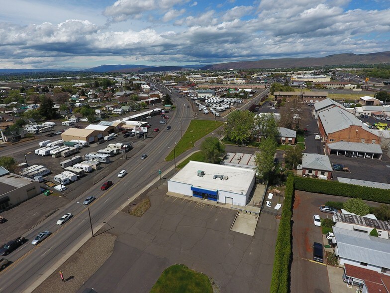 3001 Main St, Yakima, WA for sale - Building Photo - Image 1 of 1