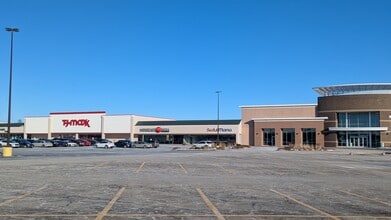 2103-2109 N Veterans Pky, Bloomington, IL for lease Interior Photo- Image 2 of 8