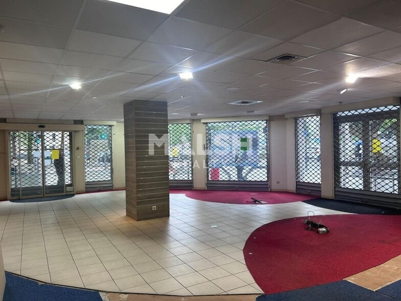37 Rue De L'Universite, Lyon for lease - Interior Photo - Image 2 of 5