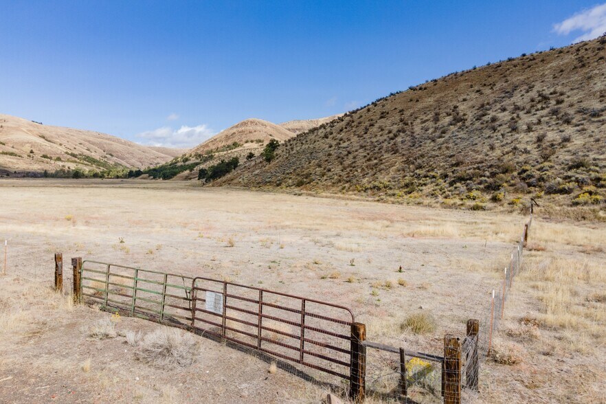 Hwy 197, Tygh Valley, OR 97063 Land for Sale