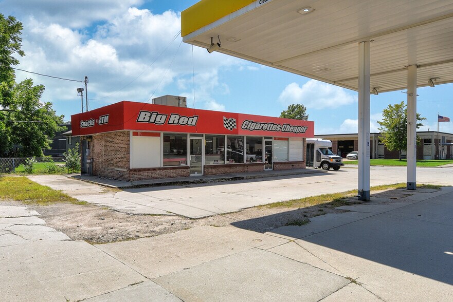 13525 Millard Ave, Omaha, NE 68137