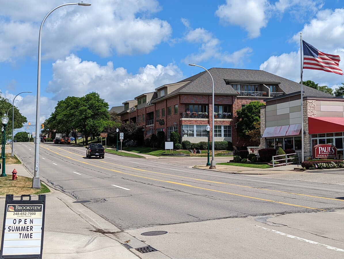 714 N Main St, Rochester, MI 48307 Property Record