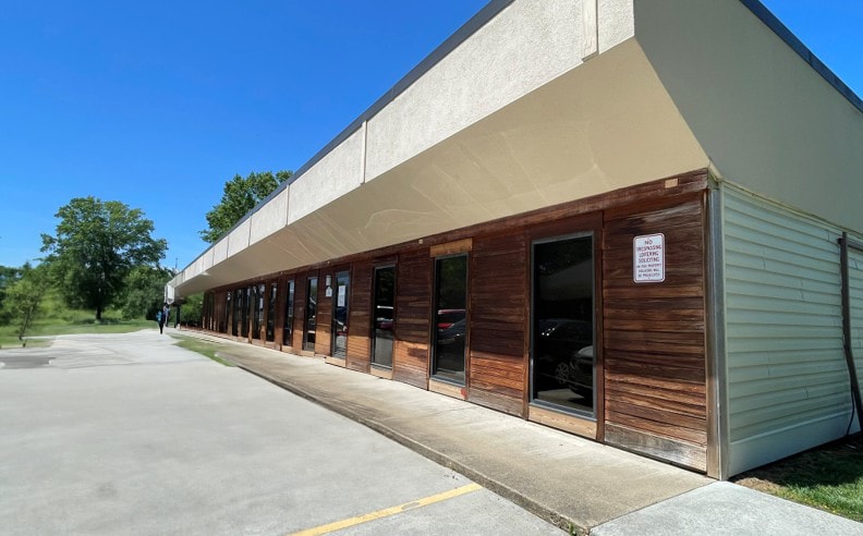 200-210 Expressway Ct, Virginia Beach, VA for lease - Building Photo - Image 3 of 14