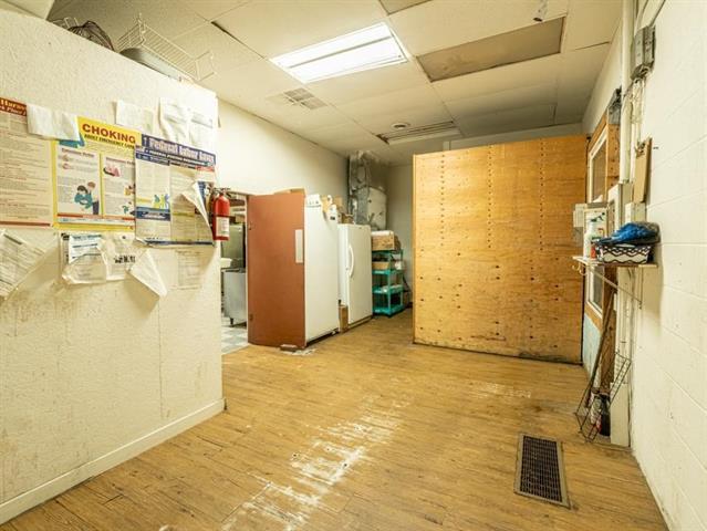 206 Main St, Poultney, VT for sale - Interior Photo - Image 2 of 18