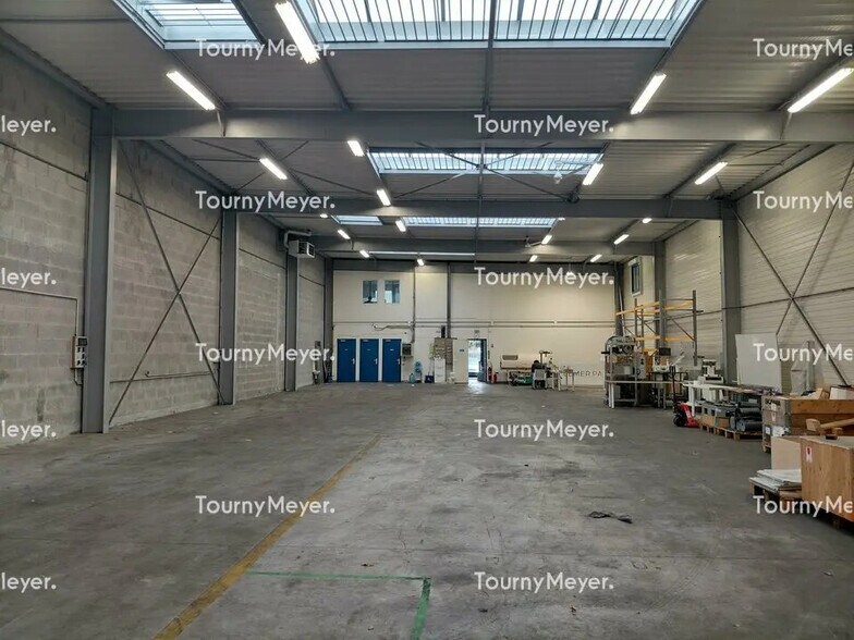 Flex in La Chapelle-sur-Erdre for lease - Building Photo - Image 2 of 9