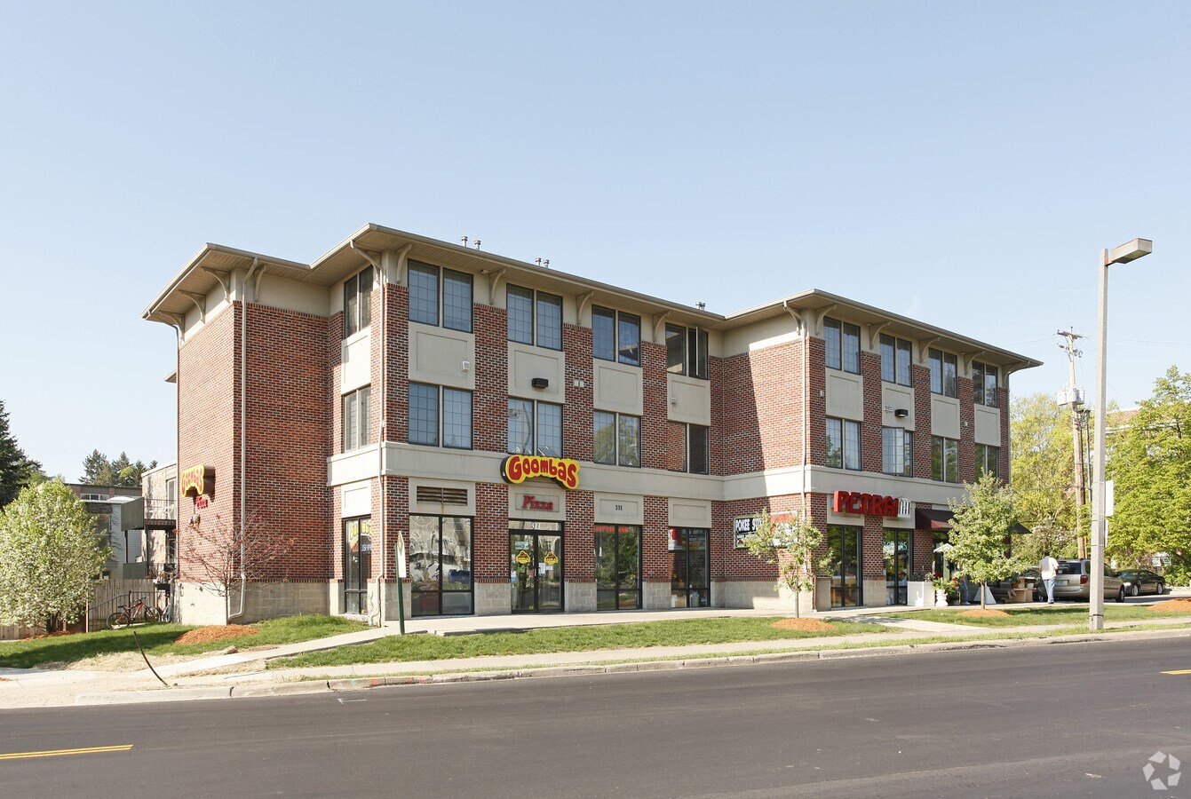 311315 W Grand River Ave, East Lansing, MI 48823 Pleasant View