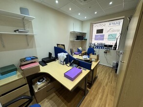 Eastern Ave, Romford for lease Interior Photo- Image 2 of 5