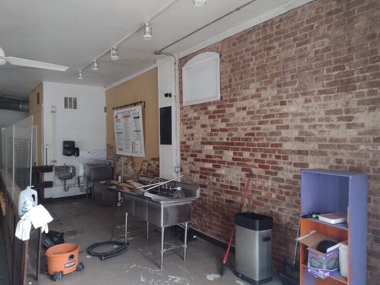 1521 Ralph David Abernathy Blvd SW, Atlanta, GA for lease - Interior Photo - Image 2 of 4