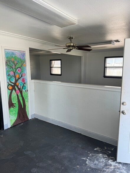 418 Beauty Ln, Whitesboro, TX for lease - Building Photo - Image 3 of 13