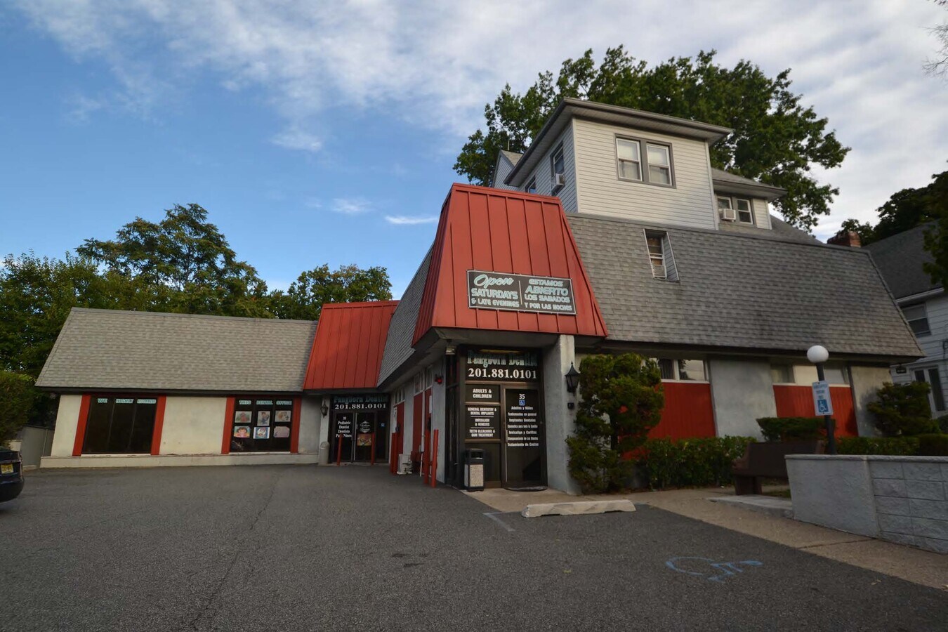 35 Pangborn Pl, Hackensack, NJ 07601