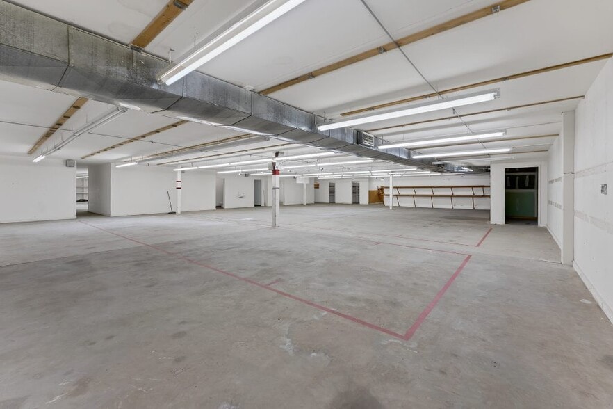 703 N 7th St, Chewelah, WA for sale - Interior Photo - Image 3 of 4