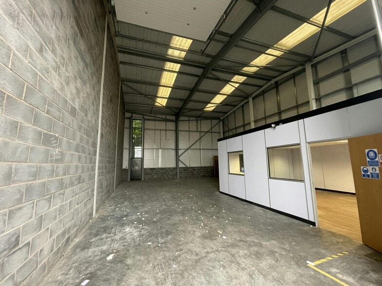 Neilson Rd, Gateshead for sale - Interior Photo - Image 1 of 1