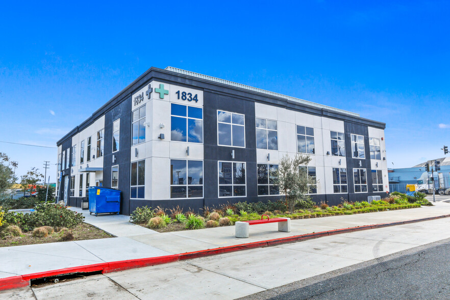 1834-1836 Harbor Ave, Long Beach, CA for lease - Building Photo - Image 2 of 9