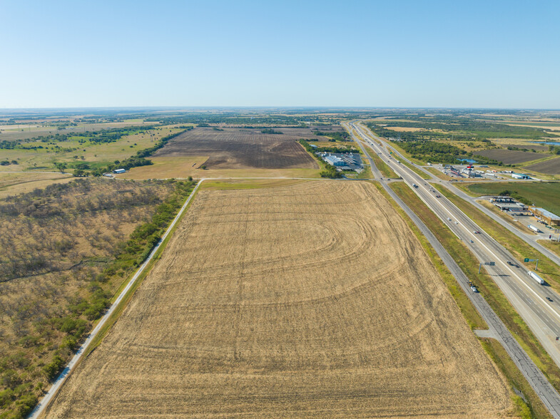 I-35 W / HCR 3115, Abbott, TX for sale - Building Photo - Image 3 of 7