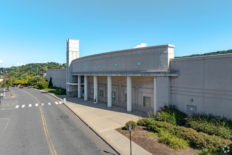 425 Union St, Waterbury, CT for lease - Primary Photo - Image 1 of 4