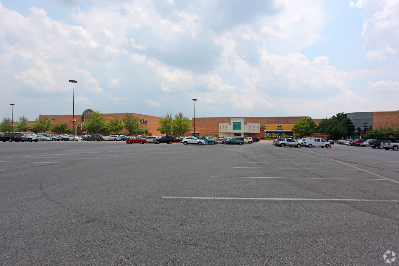 5901 University Dr NW, Huntsville, AL 35806