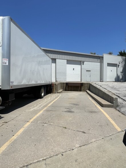 Dock & Drive in 3,000 SF - Warehouse